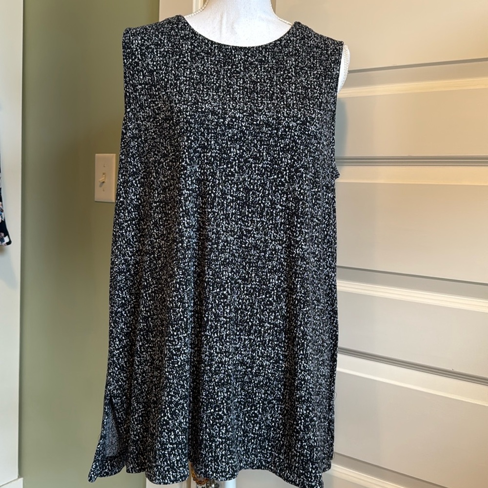 J. Jill Wearever Black White Tank Top